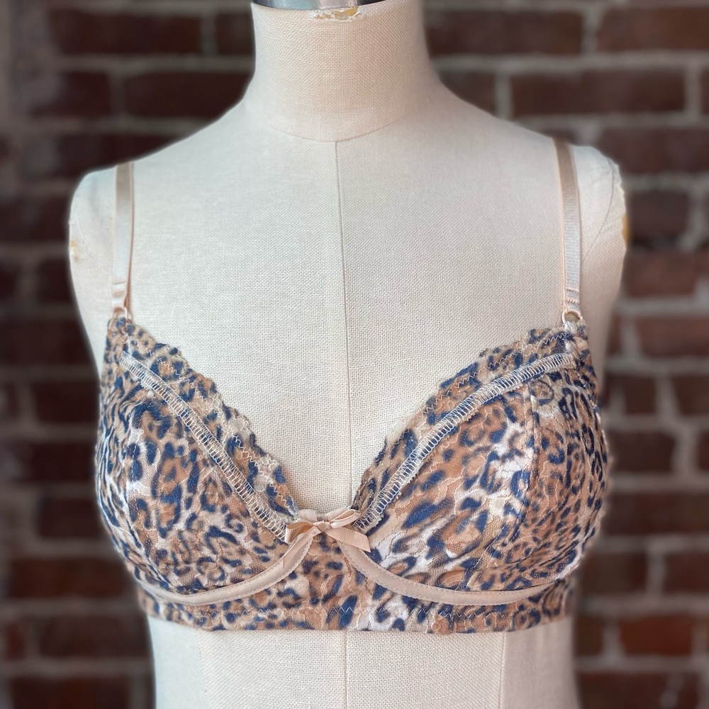 Retro lace bralette in leopard print from Hanky Panky. 32B